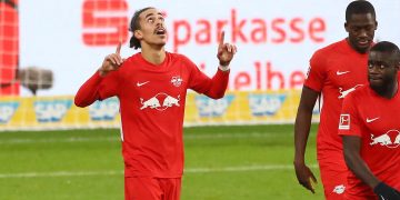 Hoffenheim - RB Leipzig / 16.12.2020 Sinsheim, 16.12.2020, PreZero Rhein-Neckar-Arena, Fussball, Bundesliga, 12.Spieltag , TSG 1899 Hoffenheim vs. RB Leipzig , Im Bild: Tor für RB Leipzig. Yussuf Poulsen 9, RB Leipzig trifft zum 0:1 und jubelt. , DFL regulations prohibit any use of photographs as image sequences and/or quasi-video. , *** Hoffenheim RB Leipzig 16 12 2020 Sinsheim, 16 12 2020, PreZero Rhein Neckar Arena, Football, Bundesliga, Matchday 12 , TSG 1899 Hoffenheim vs RB Leipzig , In picture Goal for RB Leipzig Yussuf Poulsen 9, RB Leipzig scores 0 1 and cheers , DFL regulations prohibit any use of photographs as image sequences and or quasi video ,