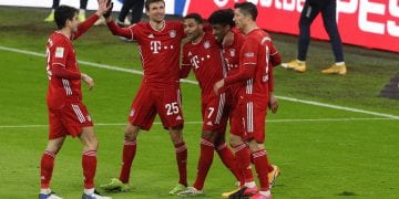 FC Bayern Muenchen vs. TSG 1899 Hoffenheim, 1. Bundesliga, 19. Spieltag, 30.01.2021 die Mannschaft freut sich ueber das Tor von Serge Gnabry 7 FC Bayern Muenchen zum 4:1, Thomas Mueller 25 FC Bayern Muenchen, Kingsley Coman 29 FC Bayern Muenchen, Robert Lewandowski 9 FC Bayern Muenchen, FC Bayern Muenchen vs. TSG 1899 Hoffenheim, 1. Bundesliga, 19. Spieltag, 30.01.2021, Foto: Christian Kolbert/kolbert-press/Pool - Editorial Use ONLY - DFL regulations prohibit any use of photographs as image sequences and/or quasi-video - National and International News Agencies OUT München Allianz Arena Bayern Deutschland *** FC Bayern Muenchen vs TSG 1899 Hoffenheim, 1 Bundesliga, 19 Spieltag, 30 01 2021 the team is happy about the goal of Serge Gnabry 7 FC Bayern Muenchen to 4 1, Thomas Mueller 25 FC Bayern Muenchen , Kingsley Coman 29 FC Bayern Muenchen , Robert Lewandowski 9 FC Bayern Muenchen , FC Bayern Muenchen vs TSG 1899 Hoffenheim, 1 Bundesliga, 19 Spieltag, 30 01 2021, Foto Christian Kolbert kolbert press Pool Editorial Use ONLY DFL regulations prohibit any use of photographs as image sequences and or quasi video National and International News Agencies OUT München Allianz Arena Bayern Deutschland Poolfoto Christian Kolbert/kolbert-press/Pool ,EDITORIAL USE ONLY