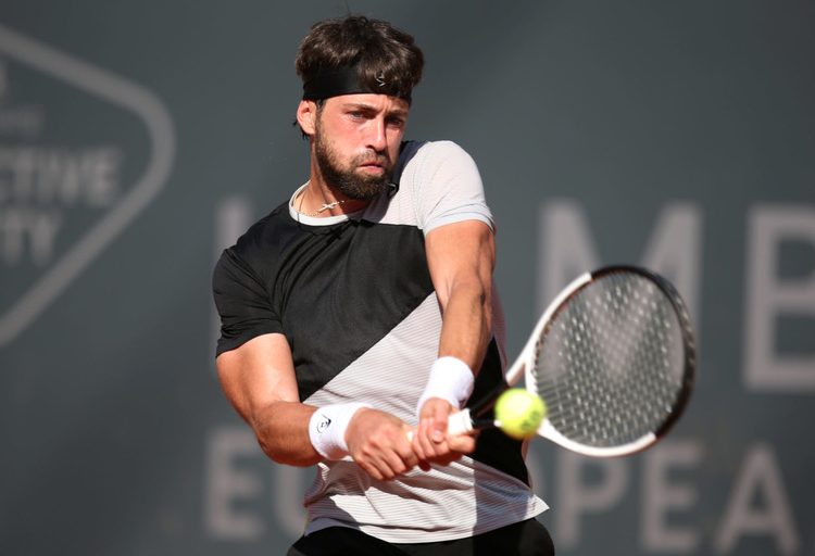 Tennis - ATP 500 - Hamburg European Open - Am Rothenbaum, Hamburg, Germany - September 22, 2020   Georgia's Nikoloz Basilashvili in action during his first round match against Spain's Roberto Bautista Agut   REUTERS/Cathrin Mueller