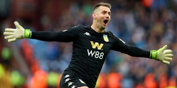 BIRMINGHAM, ENGLAND - OCTOBER 19: Tom Heaton of Aston Villa celebrates his team's second goal during the Premier League match between Aston Villa and Brighton & Hove Albion at Villa Park on October 19, 2019 in Birmingham, United Kingdom. (Photo by Alex Livesey/Getty Images)