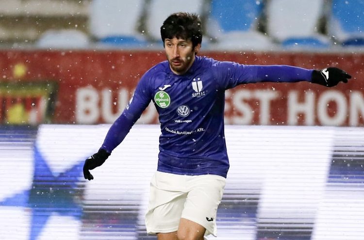 BUDAPEST, HUNGARY - DECEMBER 15: Giorgi Beridze of Ujpest FC controls the ball during the Hungarian OTP Bank Liga match between Budapest Honved and Ujpest FC at Nandor Hidegkuti Stadium on December 15, 2018 in Budapest, Hungary. (Photo by Laszlo Szirtesi/Getty Images)